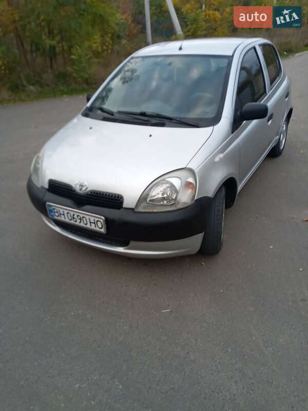 Хетчбек Toyota Yaris 2000 в Одесі