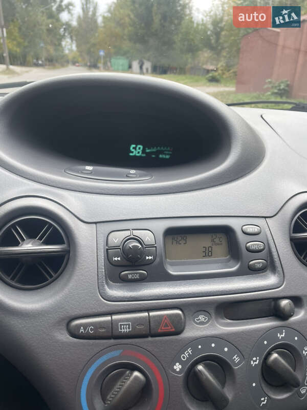 Хетчбек Toyota Yaris 1999 в Запоріжжі