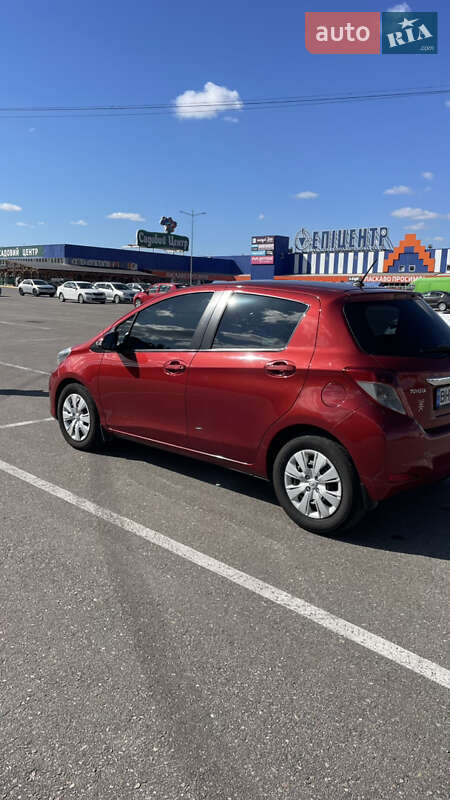Хетчбек Toyota Yaris 2012 в Кропивницькому