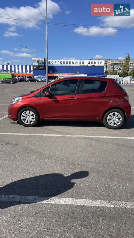 Хетчбек Toyota Yaris 2012 в Кропивницькому