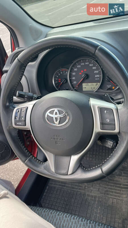 Хетчбек Toyota Yaris 2012 в Кропивницькому