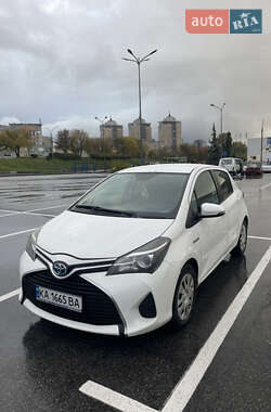 Хетчбек Toyota Yaris 2015 в  Хетчбек Toyota Yaris 2015 в
