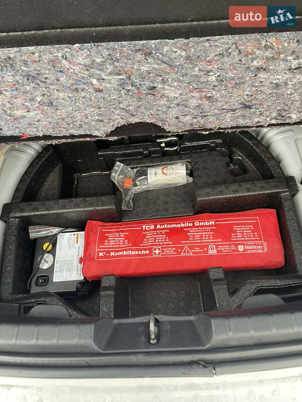 Хэтчбек Toyota Yaris 2015 в Киеве фото 15 Хэтчбек Toyota Yaris 2015 в Киеве