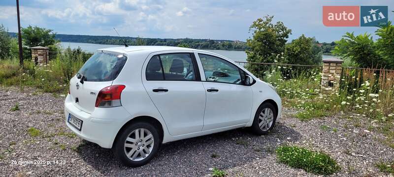 Хэтчбек Toyota Yaris 2009 в Ровно