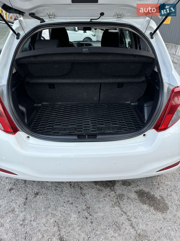 Хетчбек Toyota Yaris 2012 в Києві