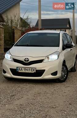 Хэтчбек Toyota Yaris 2012 в Коломые