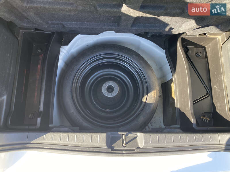 Хетчбек Toyota Yaris 2008 в Львові