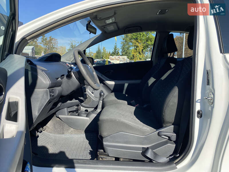 Хетчбек Toyota Yaris 2008 в Львові