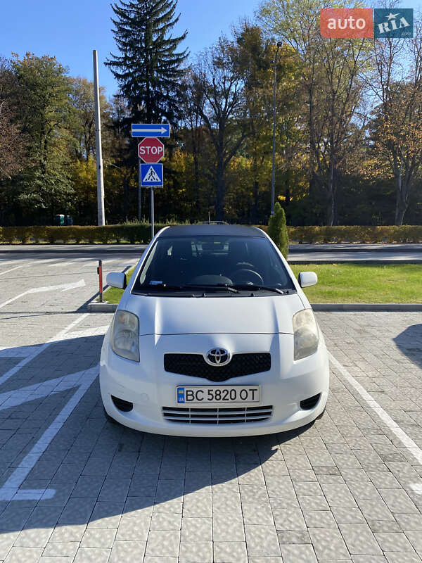 Хетчбек Toyota Yaris 2008 в Львові