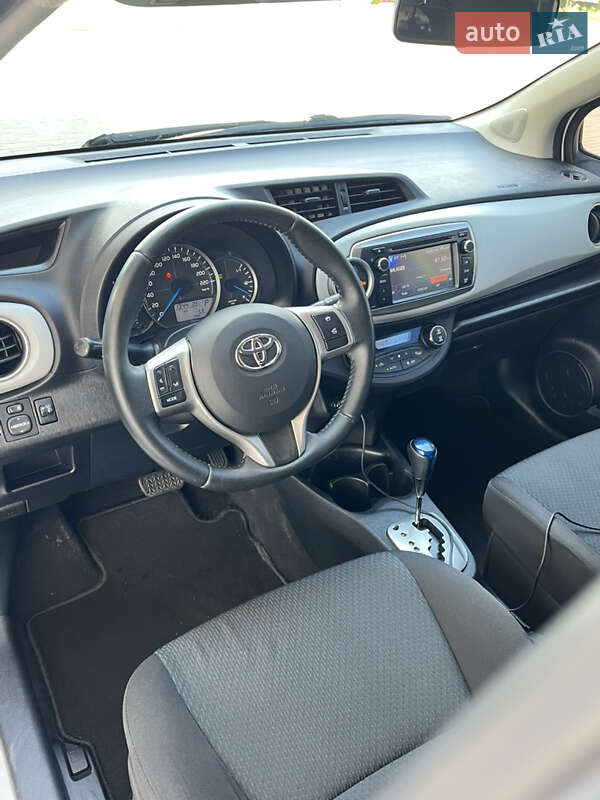 Хэтчбек Toyota Yaris 2014 в Житомире фото 18 Хэтчбек Toyota Yaris 2014 в Житомире