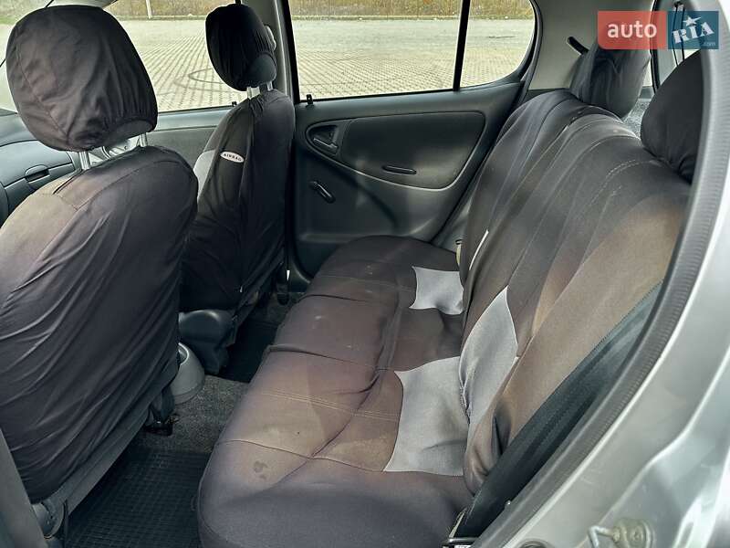 Хэтчбек Toyota Yaris 2001 в Черновцах фото 23 Хэтчбек Toyota Yaris 2001 в Черновцах