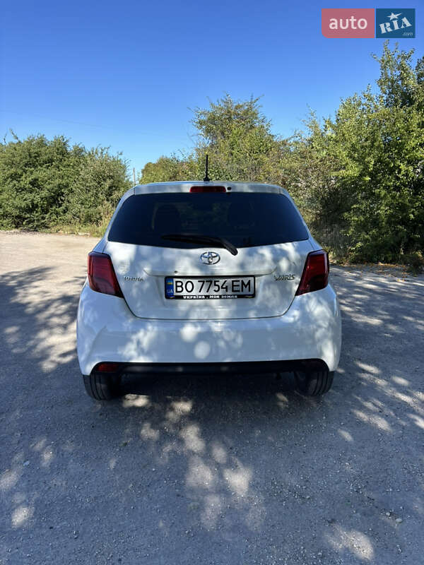 Хетчбек Toyota Yaris 2016 в Збаражі