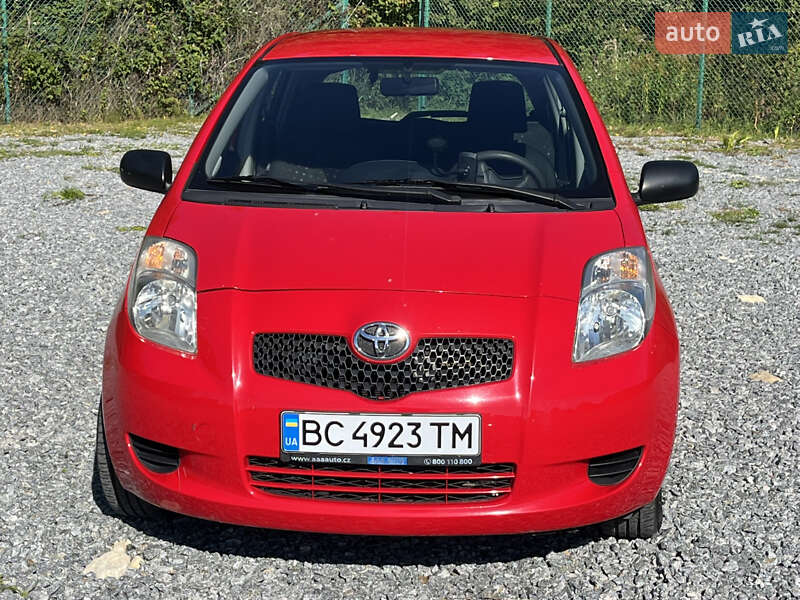 Седан Toyota Yaris 2007 в Львове