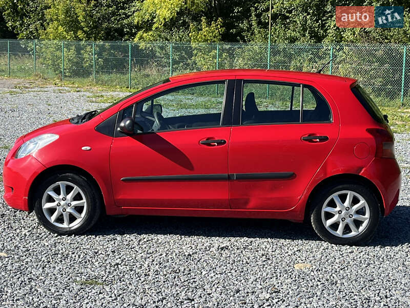 Седан Toyota Yaris 2007 в Львове