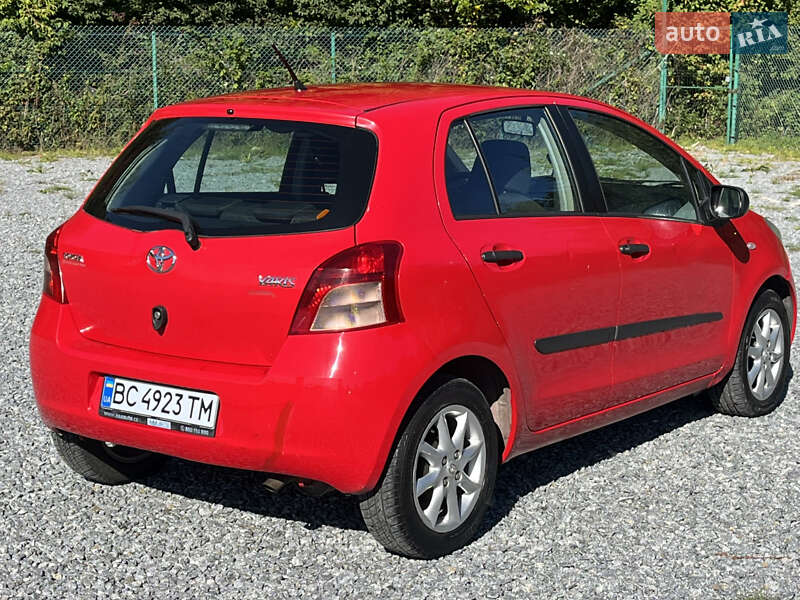 Седан Toyota Yaris 2007 в Львове