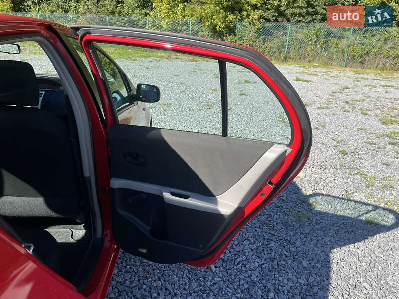 Седан Toyota Yaris 2007 в Львове