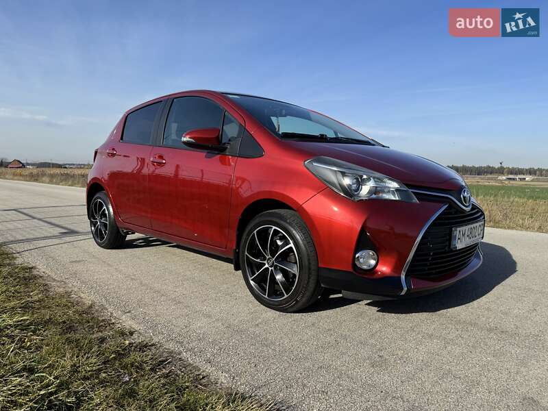 Хэтчбек Toyota Yaris 2014 в Черняхове