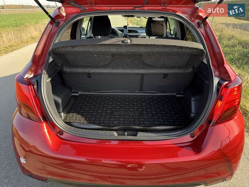 Хэтчбек Toyota Yaris 2014 в Черняхове