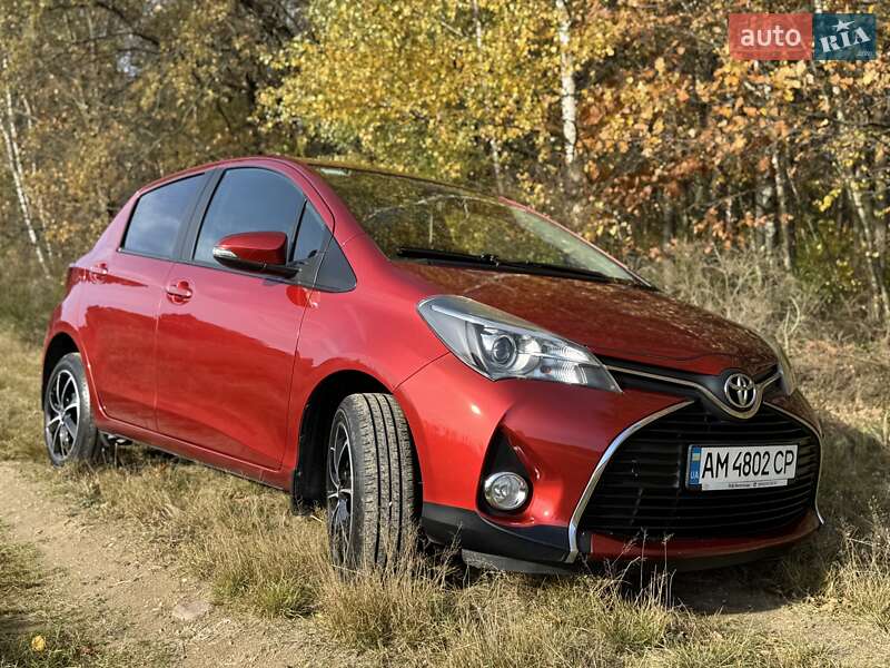 Хэтчбек Toyota Yaris 2014 в Черняхове