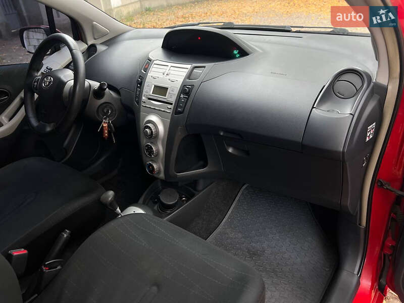 Хетчбек Toyota Yaris 2006 в Одесі