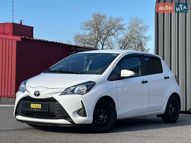 Хэтчбек Toyota Yaris 2018 в Киеве
