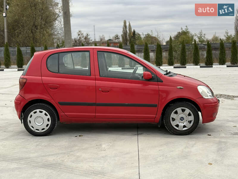 Хэтчбек Toyota Yaris 2003 в Звягеле