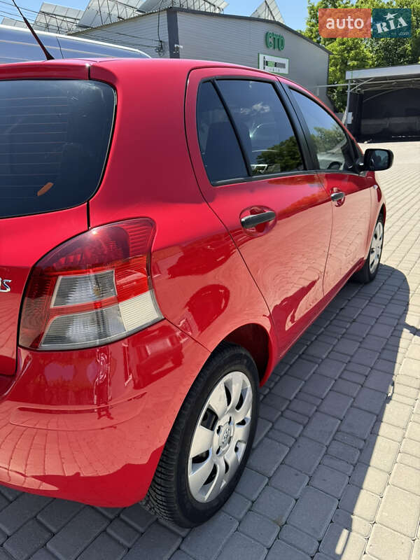 Седан Toyota Yaris 2011 в Хотине фото 3 Седан Toyota Yaris 2011 в Хотине
