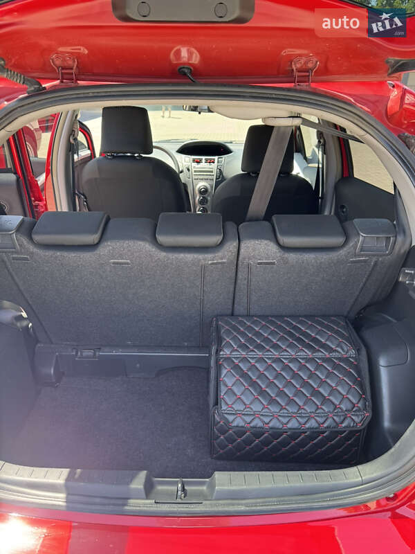 Седан Toyota Yaris 2011 в Хотине фото 9 Седан Toyota Yaris 2011 в Хотине
