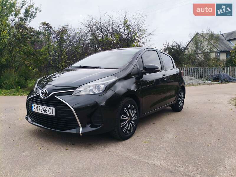 Хетчбек Toyota Yaris 2014 в Житомирі