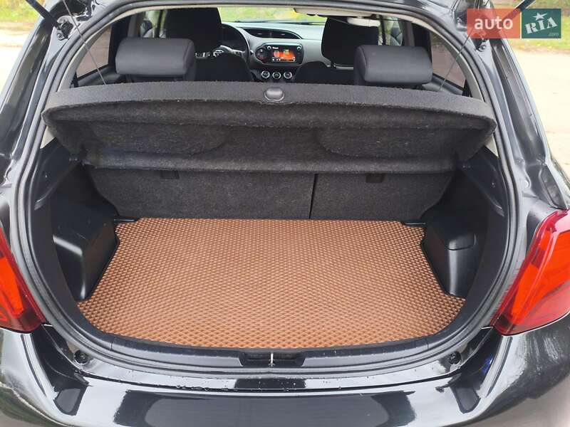 Хетчбек Toyota Yaris 2014 в Житомирі