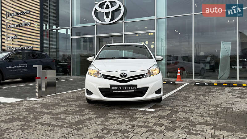 Хэтчбек Toyota Yaris 2012 в Ровно