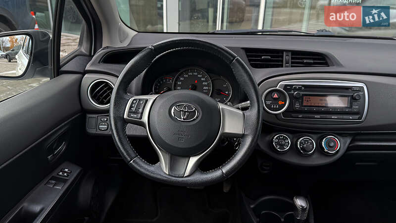 Хэтчбек Toyota Yaris 2012 в Ровно