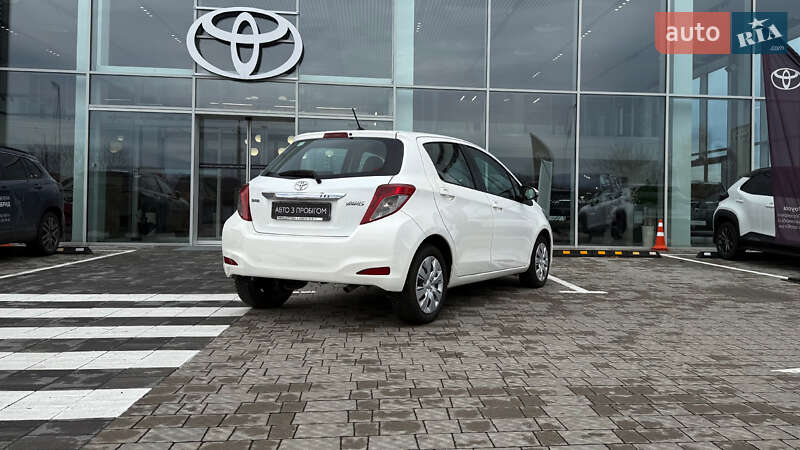 Хэтчбек Toyota Yaris 2012 в Ровно