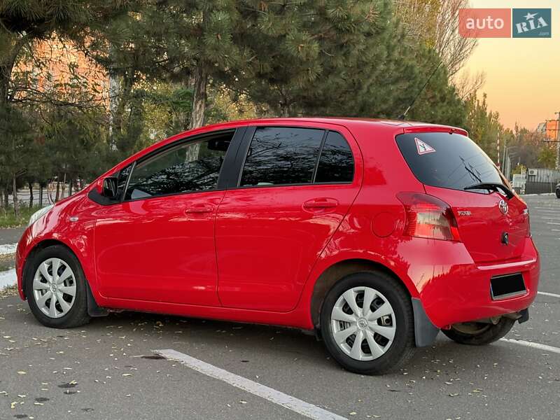 Хэтчбек Toyota Yaris 2008 в Одессе