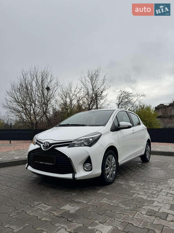 Хэтчбек Toyota Yaris 2015 в Одессе