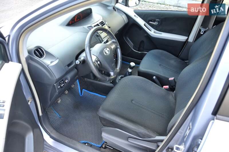 Хетчбек Toyota Yaris 2010 в Львові