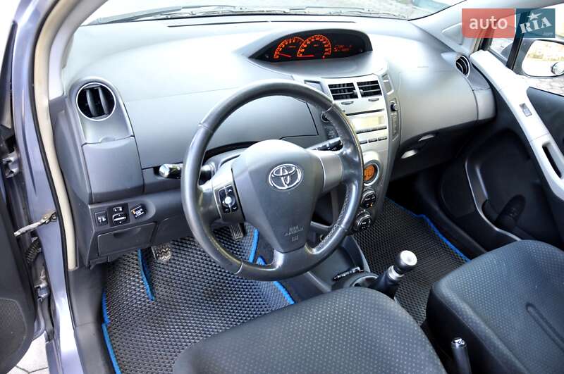Хетчбек Toyota Yaris 2010 в Львові