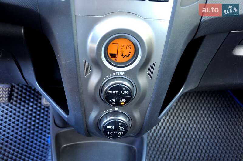 Хетчбек Toyota Yaris 2010 в Львові