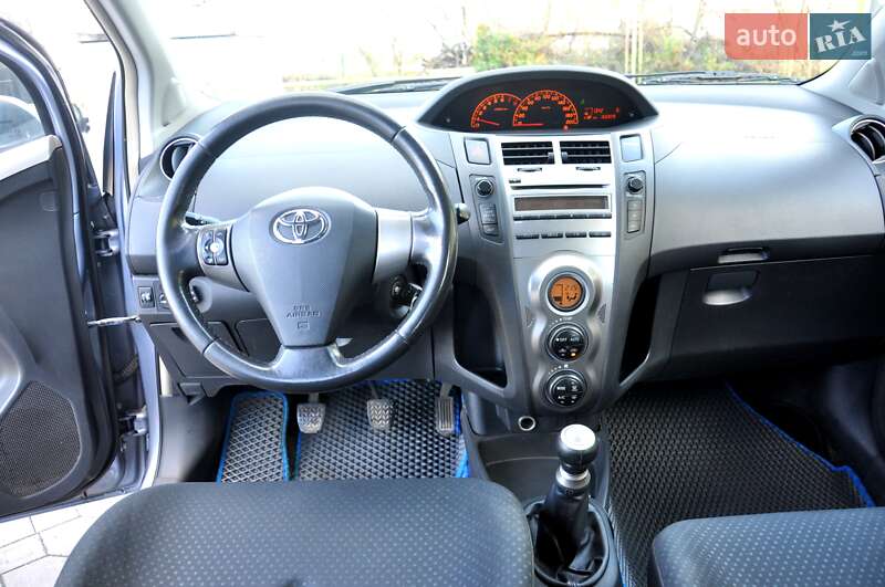 Хетчбек Toyota Yaris 2010 в Львові