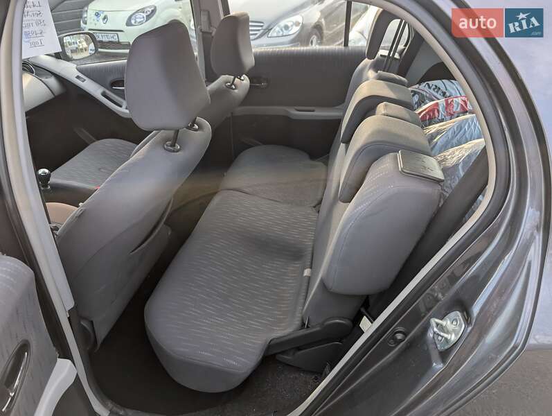 Хетчбек Toyota Yaris 2009 в Рівному