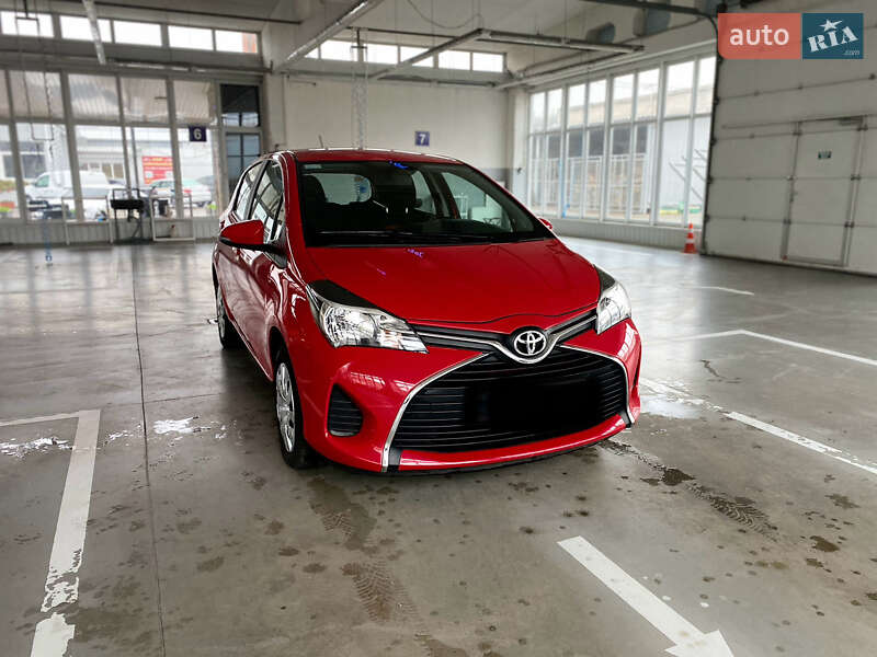 Хэтчбек Toyota Yaris 2015 в Николаеве