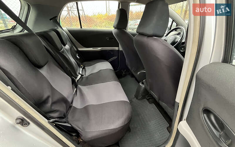 Хетчбек Toyota Yaris 2011 в Мукачевому