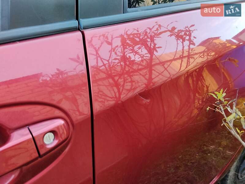 Хетчбек Toyota Yaris 2011 в Львові