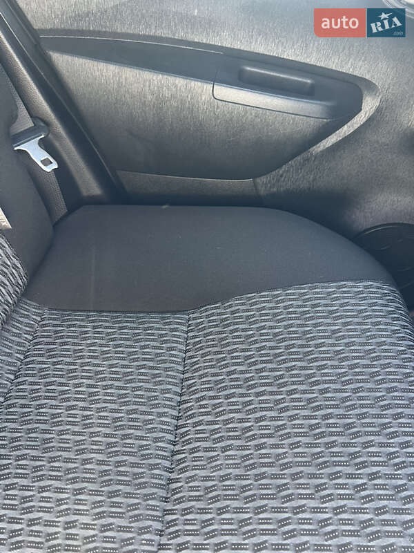 Хэтчбек Toyota Yaris 2014 в Львове фото 18 Хэтчбек Toyota Yaris 2014 в Львове