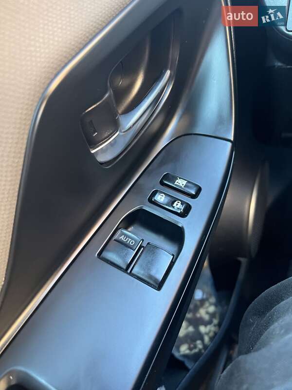 Хэтчбек Toyota Yaris 2014 в Львове фото 8 Хэтчбек Toyota Yaris 2014 в Львове