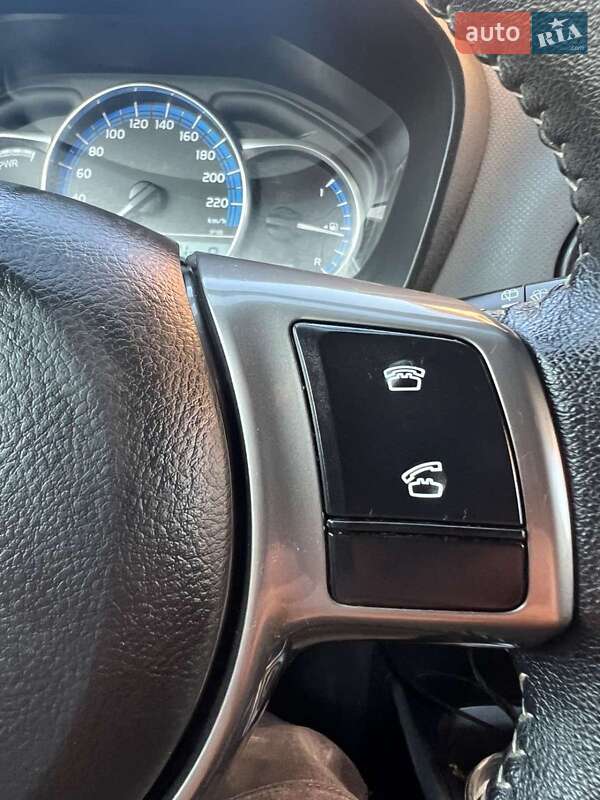 Хэтчбек Toyota Yaris 2014 в Львове фото 2 Хэтчбек Toyota Yaris 2014 в Львове