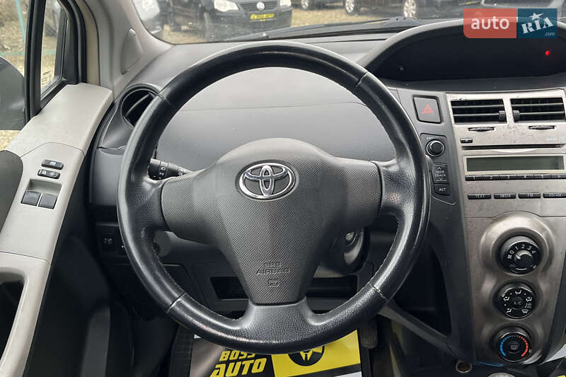 Хетчбек Toyota Yaris 2011 в Стрию фото 18 Хетчбек Toyota Yaris 2011 в Стрию
