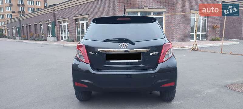 Хэтчбек Toyota Yaris 2012 в Киеве