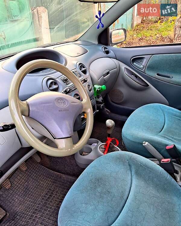 Хэтчбек Toyota Yaris 1999 в Белгороде-Днестровском