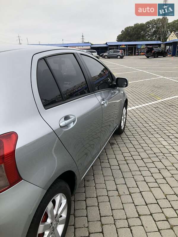 Хэтчбек Toyota Yaris 2008 в Черновцах